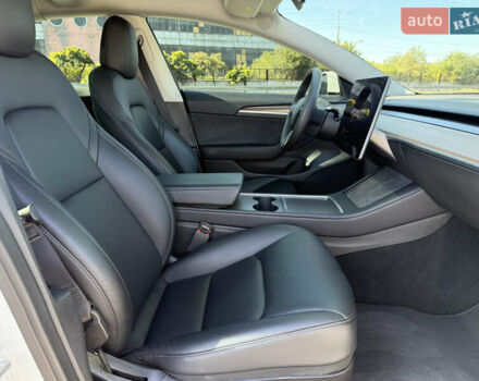 Белый Тесла Модель 3, объемом двигателя 0 л и пробегом 13 тыс. км за 23500 $, фото 14 на Automoto.ua