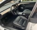 Белый Тесла Модель 3, объемом двигателя 0 л и пробегом 77 тыс. км за 20900 $, фото 7 на Automoto.ua