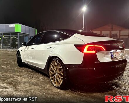 Білий Тесла Модель 3, об'ємом двигуна 0 л та пробігом 74 тис. км за 23500 $, фото 4 на Automoto.ua