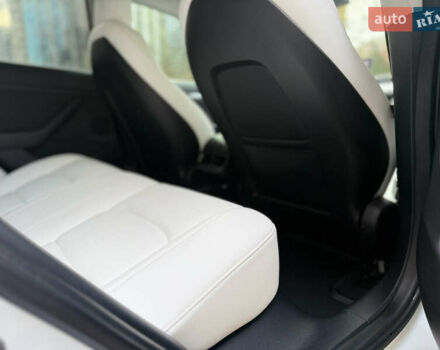 Белый Тесла Модель 3, объемом двигателя 0 л и пробегом 60 тыс. км за 22900 $, фото 10 на Automoto.ua