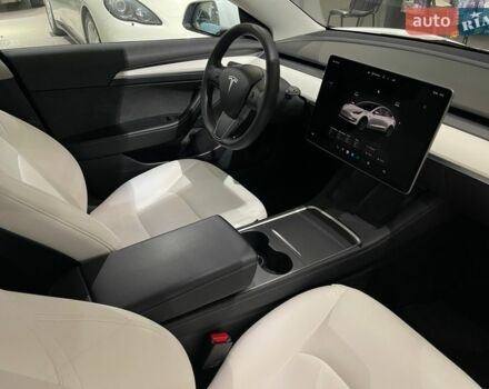 Білий Тесла Модель 3, об'ємом двигуна 0 л та пробігом 63 тис. км за 23900 $, фото 20 на Automoto.ua