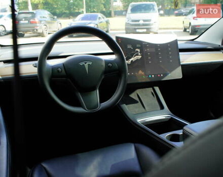 Білий Тесла Модель 3, об'ємом двигуна 0 л та пробігом 33 тис. км за 20700 $, фото 16 на Automoto.ua