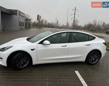 Білий Тесла Модель 3, об'ємом двигуна 0 л та пробігом 73 тис. км за 18100 $, фото 3 на Automoto.ua