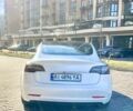 Білий Тесла Модель 3, об'ємом двигуна 0 л та пробігом 45 тис. км за 26300 $, фото 3 на Automoto.ua