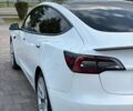 Белый Тесла Модель 3, объемом двигателя 0 л и пробегом 83 тыс. км за 20200 $, фото 27 на Automoto.ua