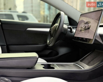 Белый Тесла Модель 3, объемом двигателя 0 л и пробегом 60 тыс. км за 22900 $, фото 13 на Automoto.ua