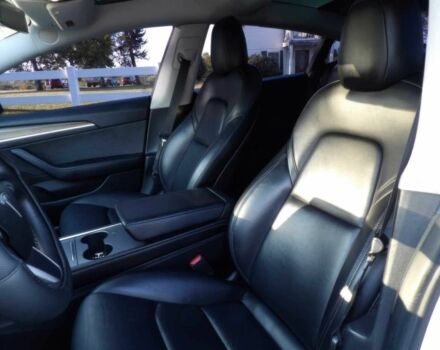 Белый Тесла Модель 3, объемом двигателя 0 л и пробегом 23 тыс. км за 18200 $, фото 6 на Automoto.ua