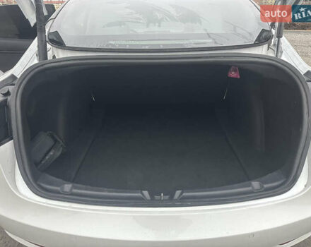 Белый Тесла Модель 3, объемом двигателя 0 л и пробегом 59 тыс. км за 22000 $, фото 14 на Automoto.ua