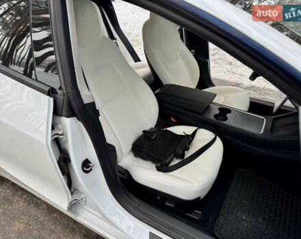 Білий Тесла Модель 3, об'ємом двигуна 0 л та пробігом 89 тис. км за 22000 $, фото 26 на Automoto.ua