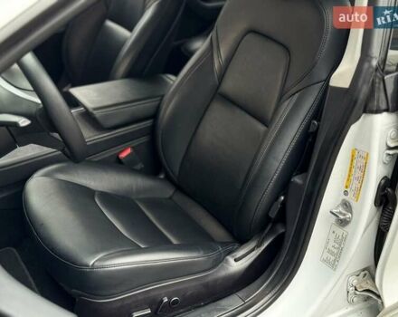 Білий Тесла Модель 3, об'ємом двигуна 0 л та пробігом 117 тис. км за 20999 $, фото 12 на Automoto.ua