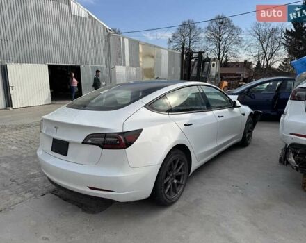 Білий Тесла Модель 3, об'ємом двигуна 0 л та пробігом 39 тис. км за 12500 $, фото 2 на Automoto.ua
