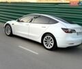Білий Тесла Модель 3, об'ємом двигуна 0 л та пробігом 65 тис. км за 22000 $, фото 10 на Automoto.ua