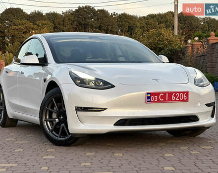 Білий Тесла Модель 3, об'ємом двигуна 0 л та пробігом 1 тис. км за 37999 $, фото 2 на Automoto.ua