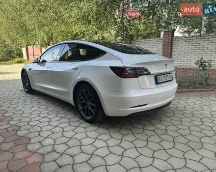 Белый Тесла Модель 3, объемом двигателя 0 л и пробегом 77 тыс. км за 21000 $, фото 4 на Automoto.ua