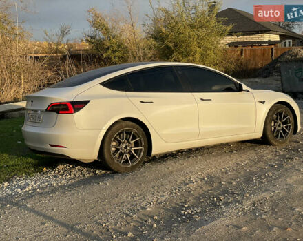 Білий Тесла Модель 3, об'ємом двигуна 0 л та пробігом 77 тис. км за 19000 $, фото 7 на Automoto.ua