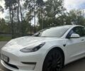 Белый Тесла Модель 3, объемом двигателя 0 л и пробегом 64 тыс. км за 28000 $, фото 1 на Automoto.ua