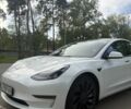 Білий Тесла Модель 3, об'ємом двигуна 0 л та пробігом 64 тис. км за 28000 $, фото 1 на Automoto.ua