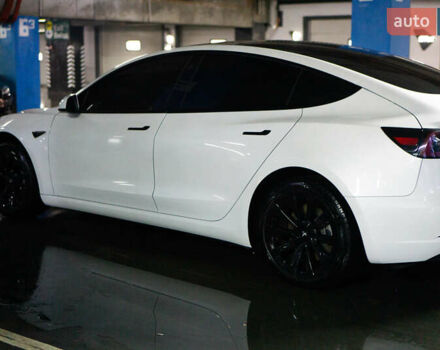 Белый Тесла Модель 3, объемом двигателя 0 л и пробегом 55 тыс. км за 22500 $, фото 4 на Automoto.ua