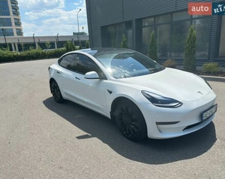 Белый Тесла Модель 3, объемом двигателя 0 л и пробегом 60 тыс. км за 22000 $, фото 3 на Automoto.ua