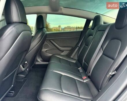 Белый Тесла Модель 3, объемом двигателя 0 л и пробегом 70 тыс. км за 22600 $, фото 29 на Automoto.ua