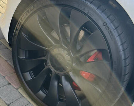 Білий Тесла Модель 3, об'ємом двигуна 0 л та пробігом 65 тис. км за 33500 $, фото 11 на Automoto.ua