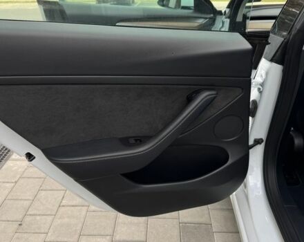 Белый Тесла Модель 3, объемом двигателя 0 л и пробегом 130 тыс. км за 18499 $, фото 37 на Automoto.ua