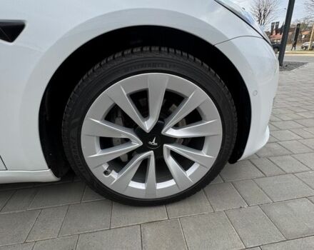 Белый Тесла Модель 3, объемом двигателя 0 л и пробегом 130 тыс. км за 18499 $, фото 48 на Automoto.ua