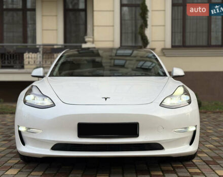 Белый Тесла Модель 3, объемом двигателя 0 л и пробегом 60 тыс. км за 22900 $, фото 1 на Automoto.ua