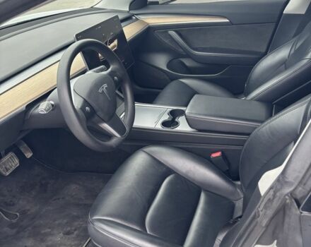 Білий Тесла Модель 3, об'ємом двигуна 0 л та пробігом 76 тис. км за 16700 $, фото 10 на Automoto.ua