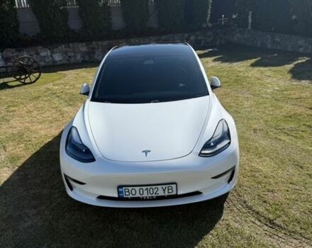 Білий Тесла Модель 3, об'ємом двигуна 0 л та пробігом 65 тис. км за 21000 $, фото 1 на Automoto.ua