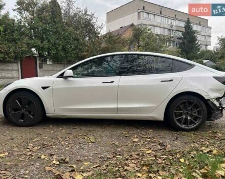 Тесла Модель 3 2022 у Києві на Automoto.ua Білий Тесла Модель 3, об'ємом двигуна 0 л та пробігом 64 тис. км за 14700 $, фото 9 на Automoto.ua