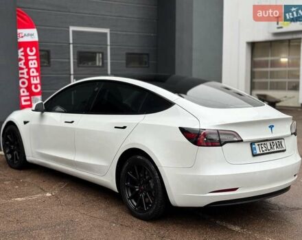 Білий Тесла Модель 3, об'ємом двигуна 0 л та пробігом 117 тис. км за 20999 $, фото 7 на Automoto.ua