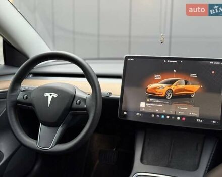 Белый Тесла Модель 3, объемом двигателя 0 л и пробегом 70 тыс. км за 22600 $, фото 36 на Automoto.ua
