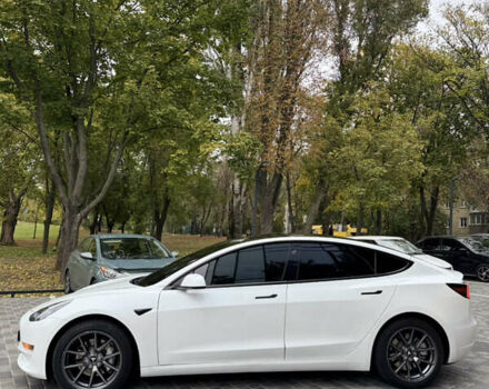 Білий Тесла Модель 3, об'ємом двигуна 0 л та пробігом 78 тис. км за 22999 $, фото 9 на Automoto.ua