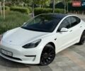 Білий Тесла Модель 3, об'ємом двигуна 0 л та пробігом 65 тис. км за 34500 $, фото 3 на Automoto.ua