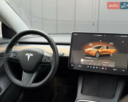 Белый Тесла Модель 3, объемом двигателя 0 л и пробегом 70 тыс. км за 22600 $, фото 34 на Automoto.ua