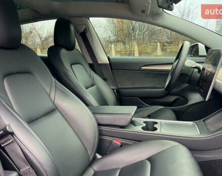 Білий Тесла Модель 3, об'ємом двигуна 0 л та пробігом 33 тис. км за 21300 $, фото 18 на Automoto.ua