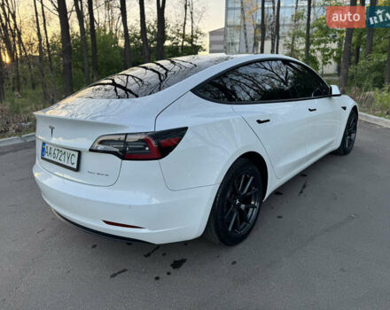 Белый Тесла Модель 3, объемом двигателя 0 л и пробегом 100 тыс. км за 20900 $, фото 4 на Automoto.ua
