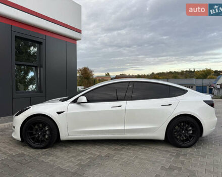 Белый Тесла Модель 3, объемом двигателя 0 л и пробегом 70 тыс. км за 22200 $, фото 8 на Automoto.ua