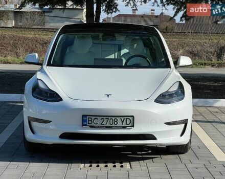 Белый Тесла Модель 3, объемом двигателя 0 л и пробегом 130 тыс. км за 16950 $, фото 1 на Automoto.ua