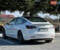 Белый Тесла Модель 3, объемом двигателя 0 л и пробегом 130 тыс. км за 16950 $, фото 4 на Automoto.ua
