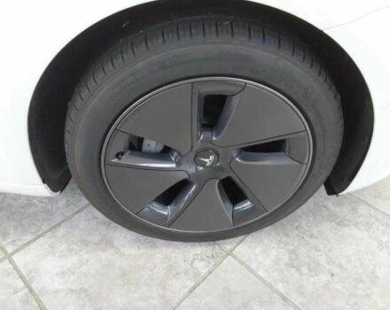 Белый Тесла Модель 3, объемом двигателя 0 л и пробегом 73 тыс. км за 18000 $, фото 11 на Automoto.ua