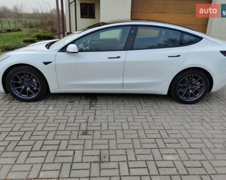 Белый Тесла Модель 3, объемом двигателя 0 л и пробегом 47 тыс. км за 15000 $, фото 2 на Automoto.ua