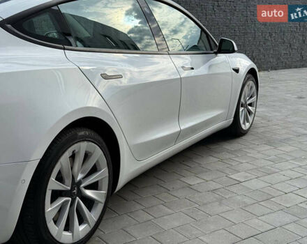 Белый Тесла Модель 3, объемом двигателя 0 л и пробегом 214 тыс. км за 16300 $, фото 6 на Automoto.ua