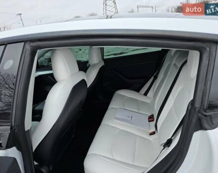 Белый Тесла Модель 3, объемом двигателя 0 л и пробегом 46 тыс. км за 24800 $, фото 18 на Automoto.ua