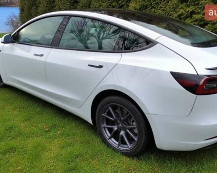 Білий Тесла Модель 3, об'ємом двигуна 0 л та пробігом 58 тис. км за 23500 $, фото 2 на Automoto.ua