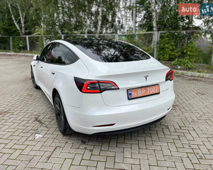 Белый Тесла Модель 3, объемом двигателя 0 л и пробегом 76 тыс. км за 20500 $, фото 16 на Automoto.ua