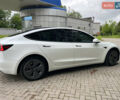 Белый Тесла Модель 3, объемом двигателя 0 л и пробегом 76 тыс. км за 20500 $, фото 11 на Automoto.ua