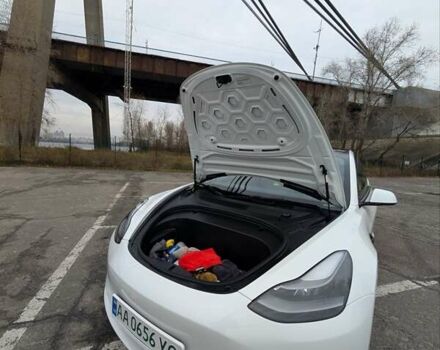 Белый Тесла Модель 3, объемом двигателя 0 л и пробегом 118 тыс. км за 21999 $, фото 4 на Automoto.ua