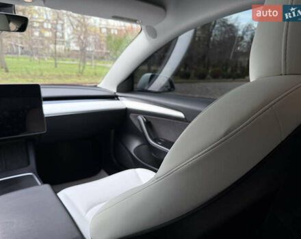 Белый Тесла Модель 3, объемом двигателя 0 л и пробегом 60 тыс. км за 22900 $, фото 29 на Automoto.ua